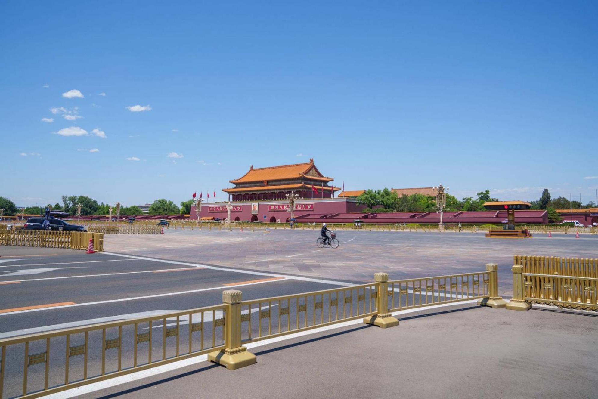 Jingfang Building Smart Hotel - Located In The Busiest Part Of The Downtown Area, Near Beijing Tiananmen Square And The Forbidden City,Wangfujing Shopping Street ,Newly Opened Hotel,Provide Free Laundry Service,Provide Tourism And Ticketing Services Екстериор снимка