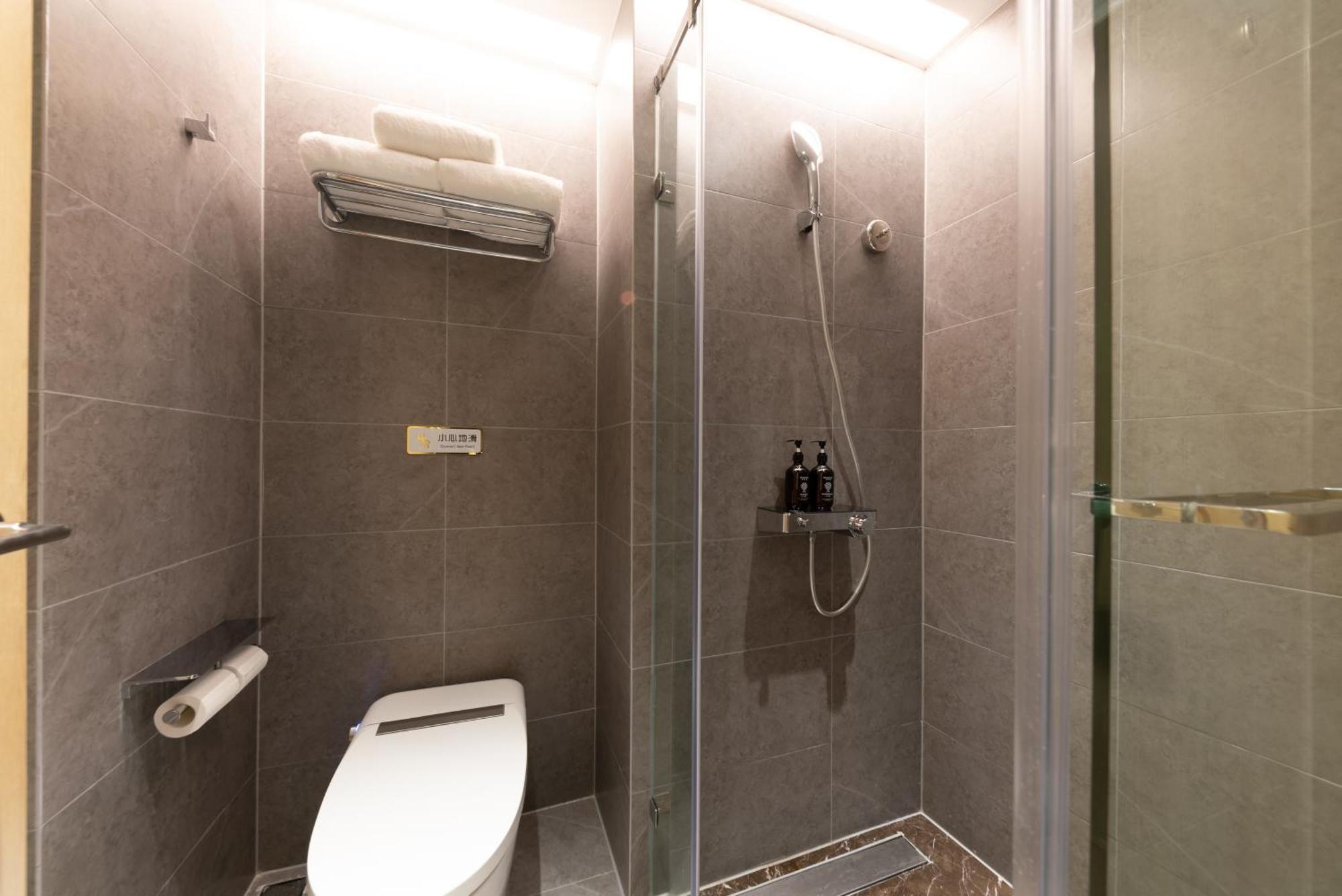 Jingfang Building Smart Hotel - Located In The Busiest Part Of The Downtown Area, Near Beijing Tiananmen Square And The Forbidden City,Wangfujing Shopping Street ,Newly Opened Hotel,Provide Free Laundry Service,Provide Tourism And Ticketing Services Екстериор снимка